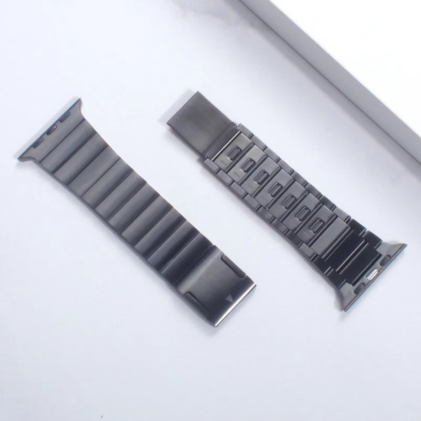 Luxury Stainless Steel Strap for  Watch Band Ultra 49Mm 45Mm 44Mm 42Mm Titanium Color Magnetic Bracelet for Iwatch 8 7 6 5